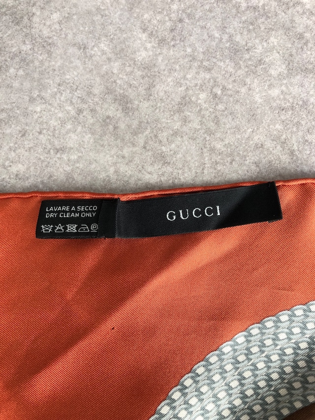 GUCCI グッチ スカーフ ベージュ ロゴ シルク vintage ヴィンテージ オールド 7sbgn3