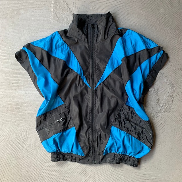Geometric cutting blouson