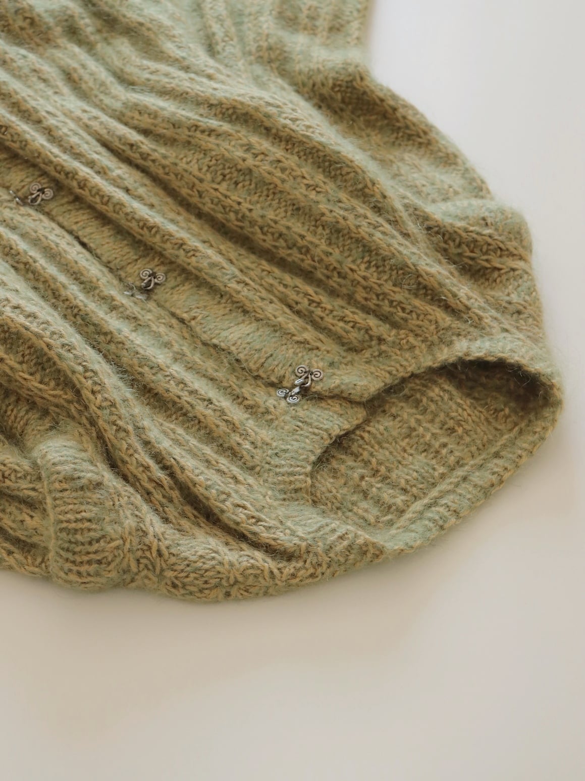 ●Hand knitted front hook design mix yarn mohair knit coat