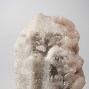 ピンクカルサイト キャンドルクォーツ / 原石 標本