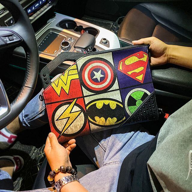 【予約販売】クラッチバッグ ハンドバッグ メンズ ポップ 総柄 スクエア カラー ブラック こなれ感 お洒落 韓国 トレンド