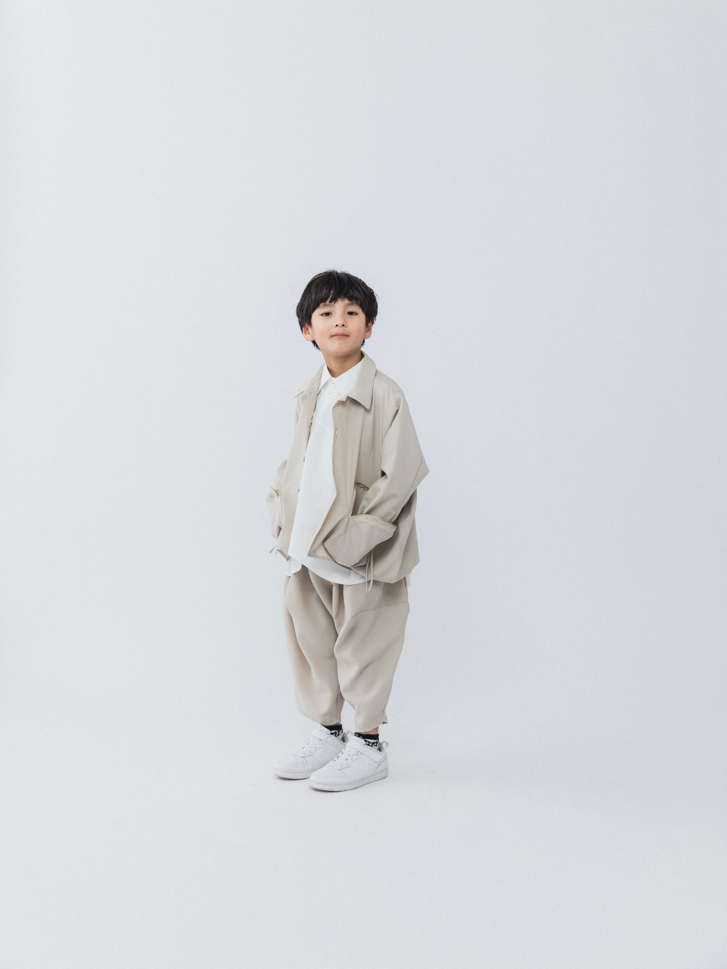 nunuforme 25SS 〉 サークルジップシャツ / Charcoal | 世界の子供服