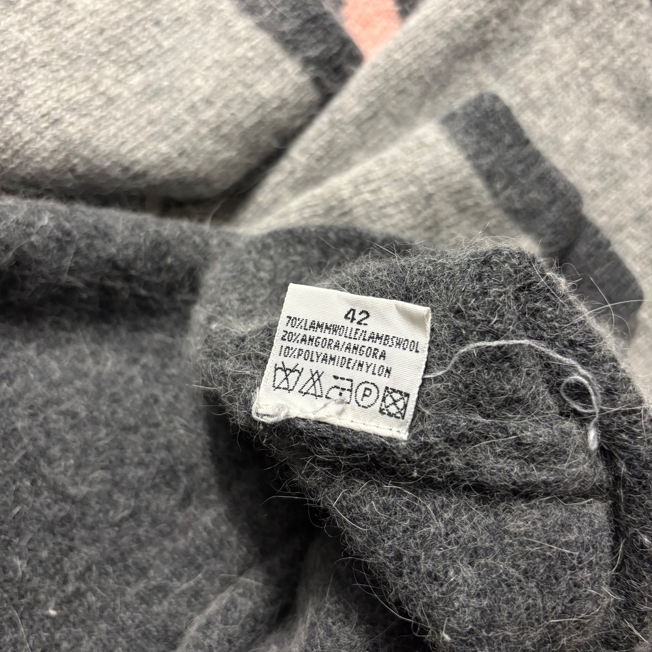 vintage 1990’s angora blend wool knit “Bugs Bunny”