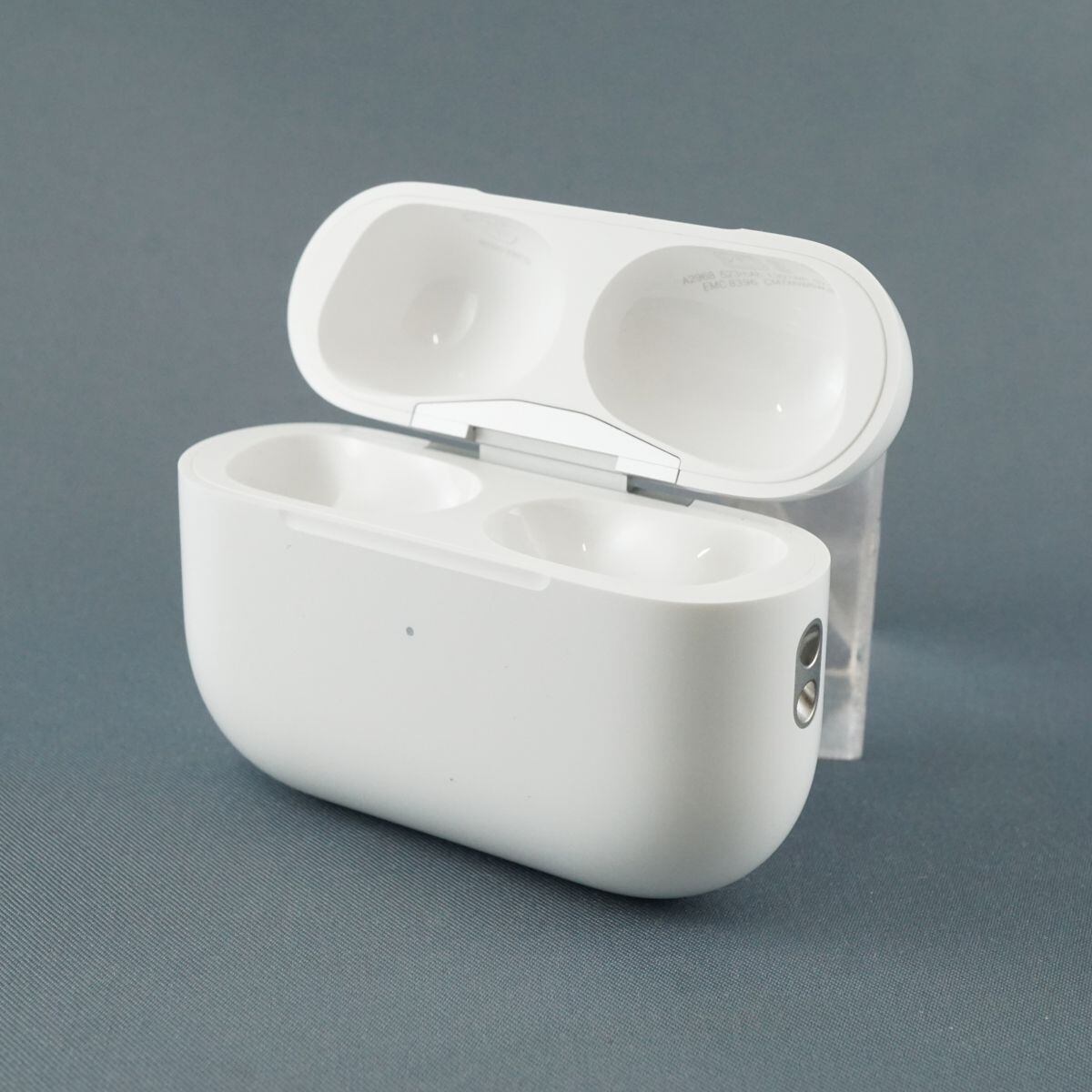 AirPods 第二世代With Wireless Charging Case