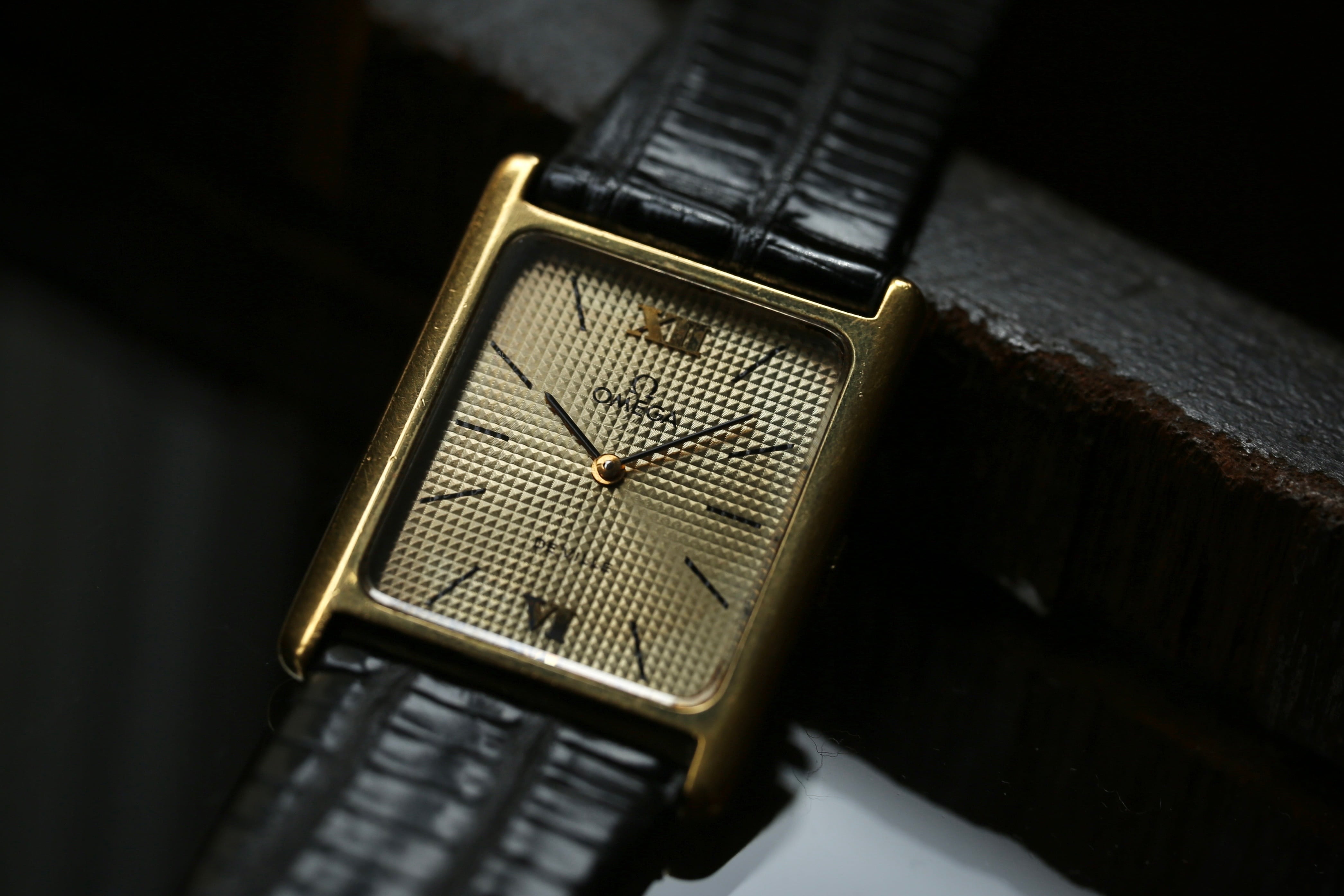 【OMEGA】 1973年製 オメガ 『 デビル H型レクタンギュラー 』エンボスダイヤル バーインデックス×ローマン数字 格納竜頭 手巻き / Vintagewatch / Deville / Cal.625