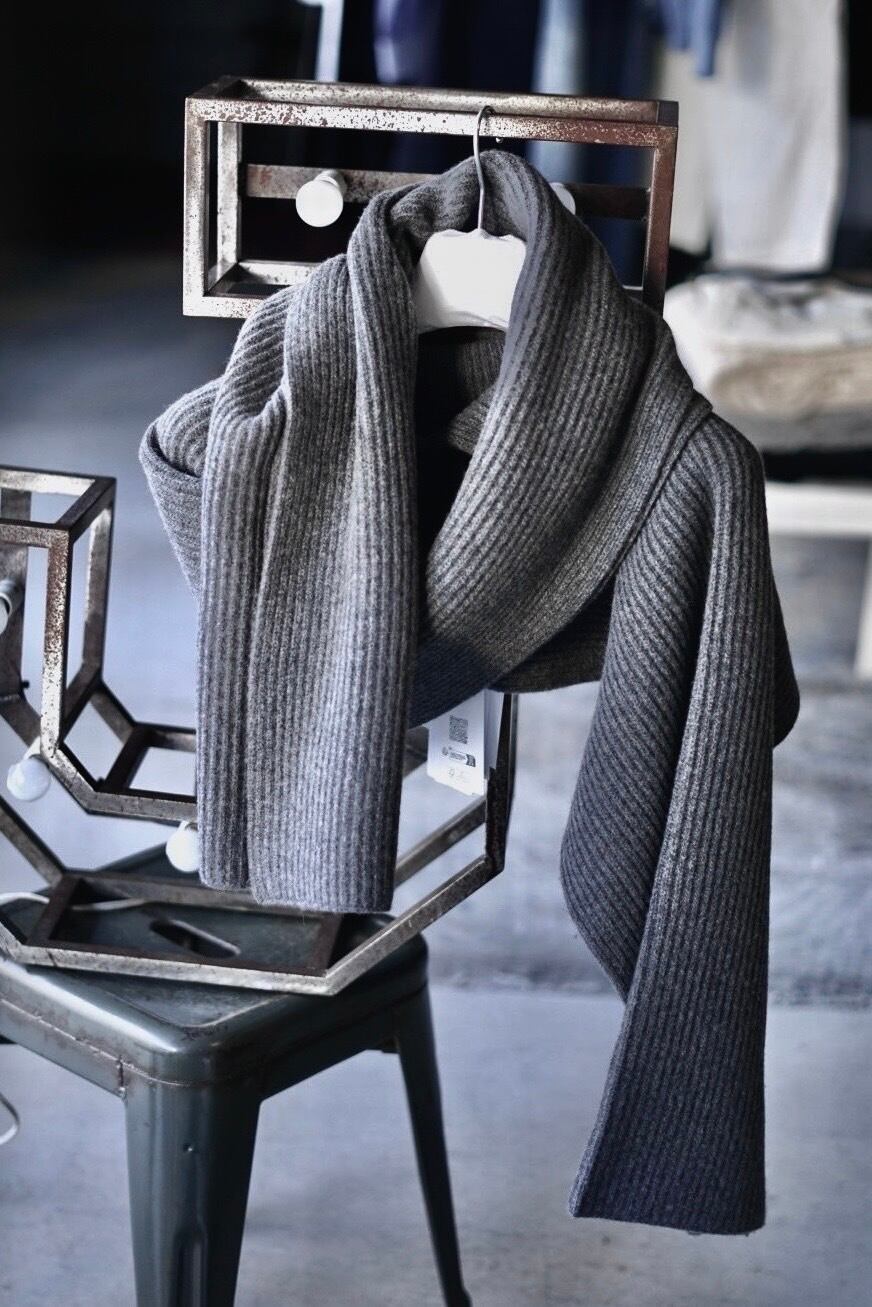 Maison Margiela / Ribbed wool scarf ( Navy , Dark Gray ) | JUQUI