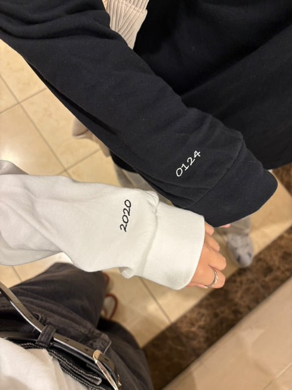 ふたりの大切な記念日orお名前長袖Tシャツ | us_samecloth 【お揃い