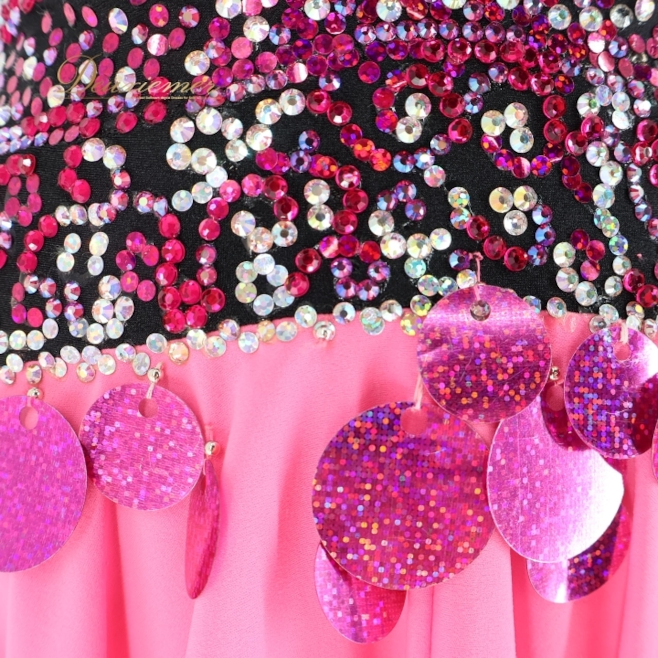 社交ダンス 衣装 ラテン ドレス ワンピース 黒 ピンク デモ 競技 ダンス パーティ 発表会 フリル 豪華 かわいい 華やか 日本製 ブラック系 ピンク系 ドレッシー 発表 おしゃれ 踊りやすい パーティー 社交ダンス衣装 レディース ステージ衣装