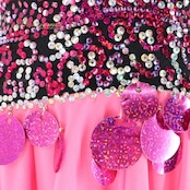 社交ダンス 衣装 ラテン ドレス ワンピース 黒 ピンク デモ 競技 ダンス パーティ 発表会 フリル 豪華 かわいい 華やか 日本製 ブラック系 ピンク系 ドレッシー 発表 おしゃれ 踊りやすい パーティー 社交ダンス衣装 レディース ステージ衣装