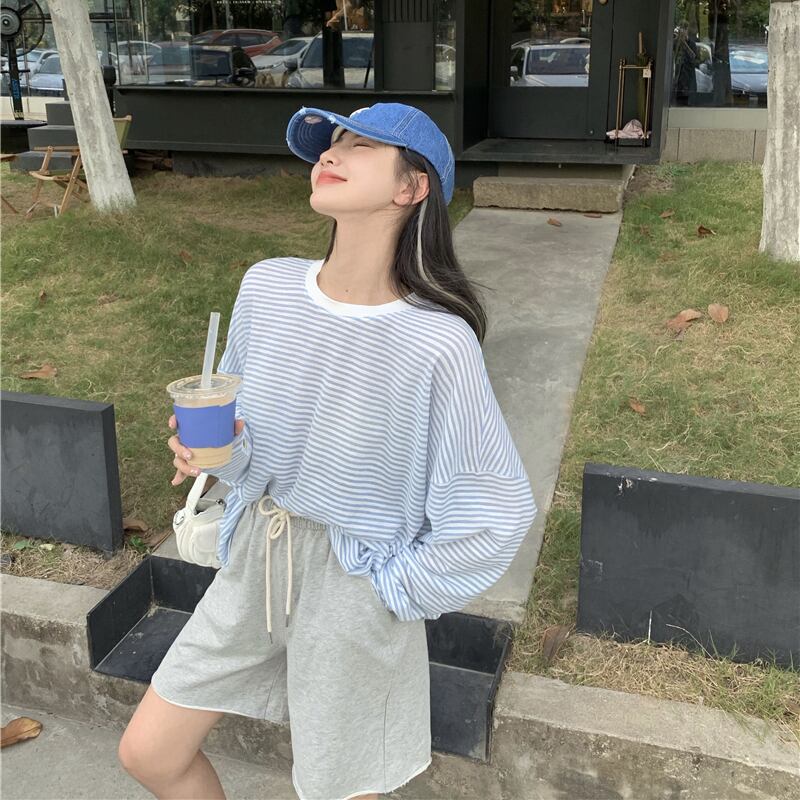 スタイル年齢を減らすウエスタンスタイルのルーズストライプ長袖Tシャツ女性2020年秋新イントレンド学生シャツ ブラックストロベリース12385324425