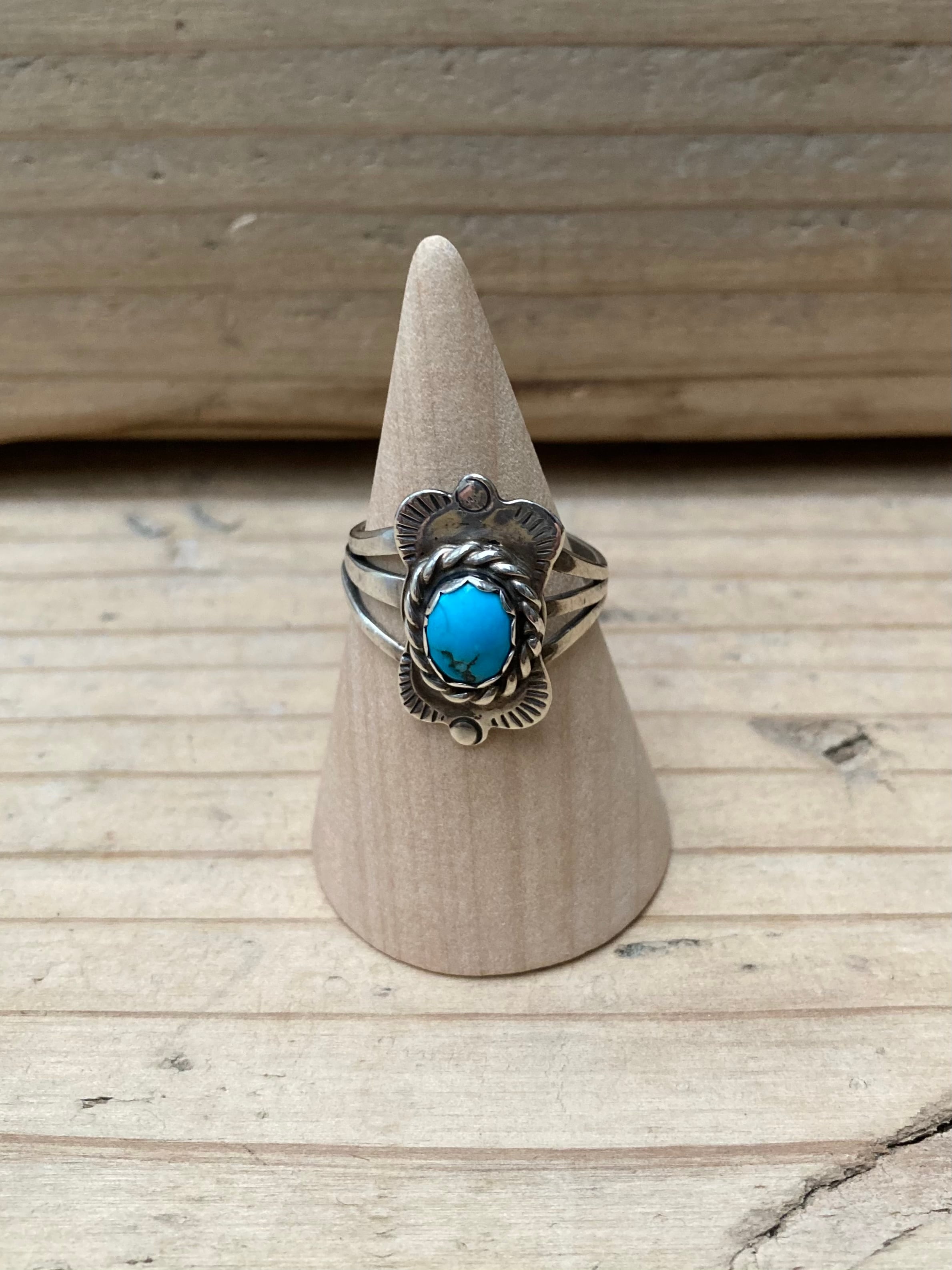 VINTAGE NAVAJO TURQUOISE RING (beady clothing)