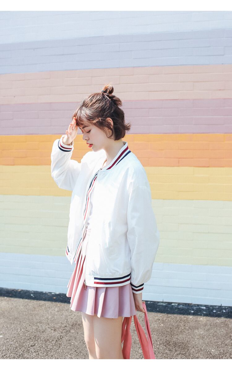 彼とのデートはラフなブルゾンで