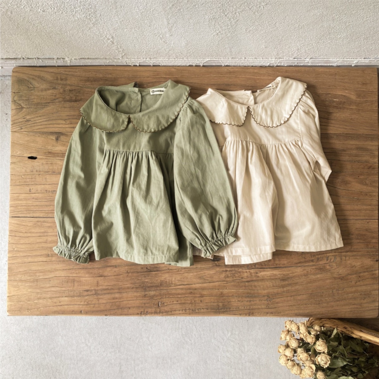 春レトロ刺しゅう裾ブラウス