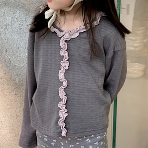 春フリル付きTシャツ