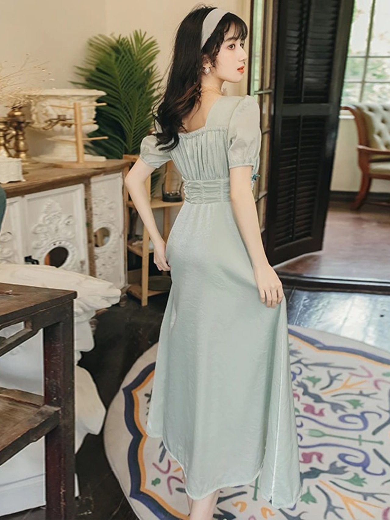 【0003】Retro French Ribbon Short Sleeve Dress