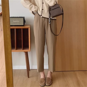 【送料無料】 テーパードパンツ 3色 ボトム ロング ポケット ウエストゴム かわいい 大人可愛い 大人女子 綺麗 シンプル カジュアル 大人 上品 おしゃれ お洒落 こなれ感 ラフ コンサバ 着痩せ レディライク ヘルシー 無地 秋 10代 20代 30代 40代 レディース 女性用 ママ オフィス ビジネス OL 通勤 デート お出かけ 女子会 お呼ばれ 休日 お茶会 授業参観 着回し 普段使い ファッション コーデ スタイル 楽ちん プチプラ 定番 デイリーユース 動きやすい