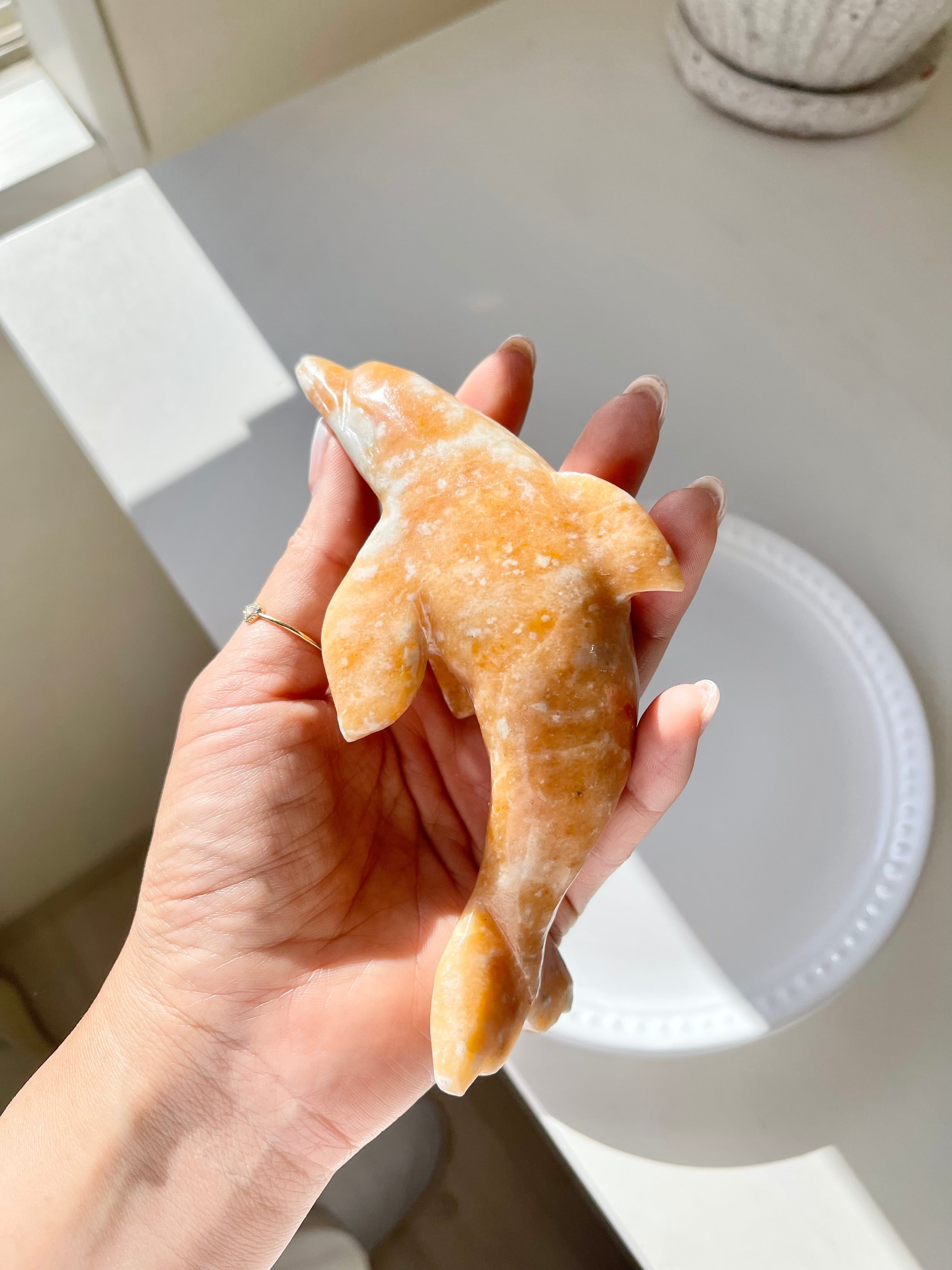 元氣いっぱい✨オレンジカルサイトのイルカ/ Orange calcite dolphin