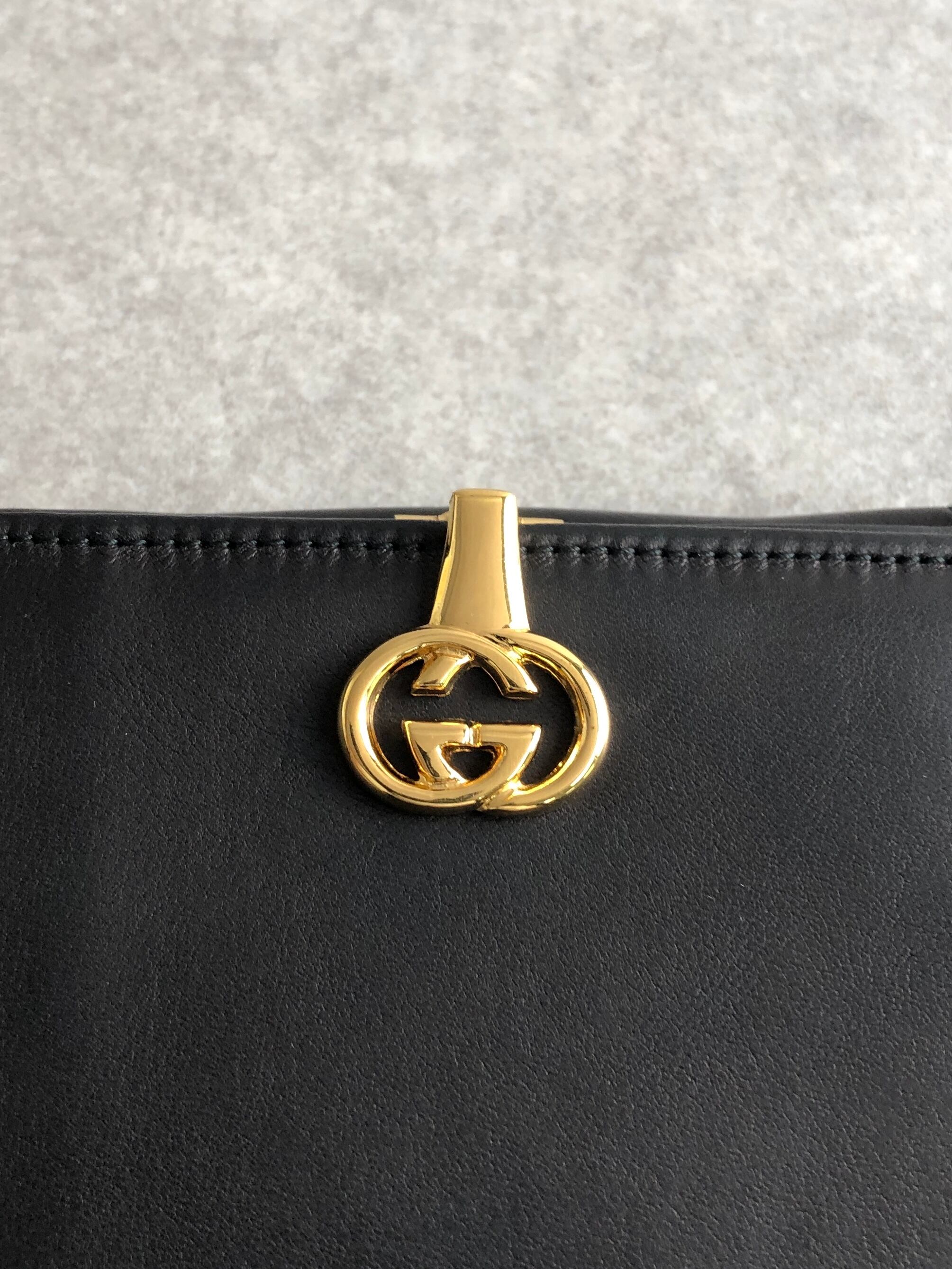 GUCCI グッチ 財布 ブラック GGロゴ レザー 2つ折り vintage