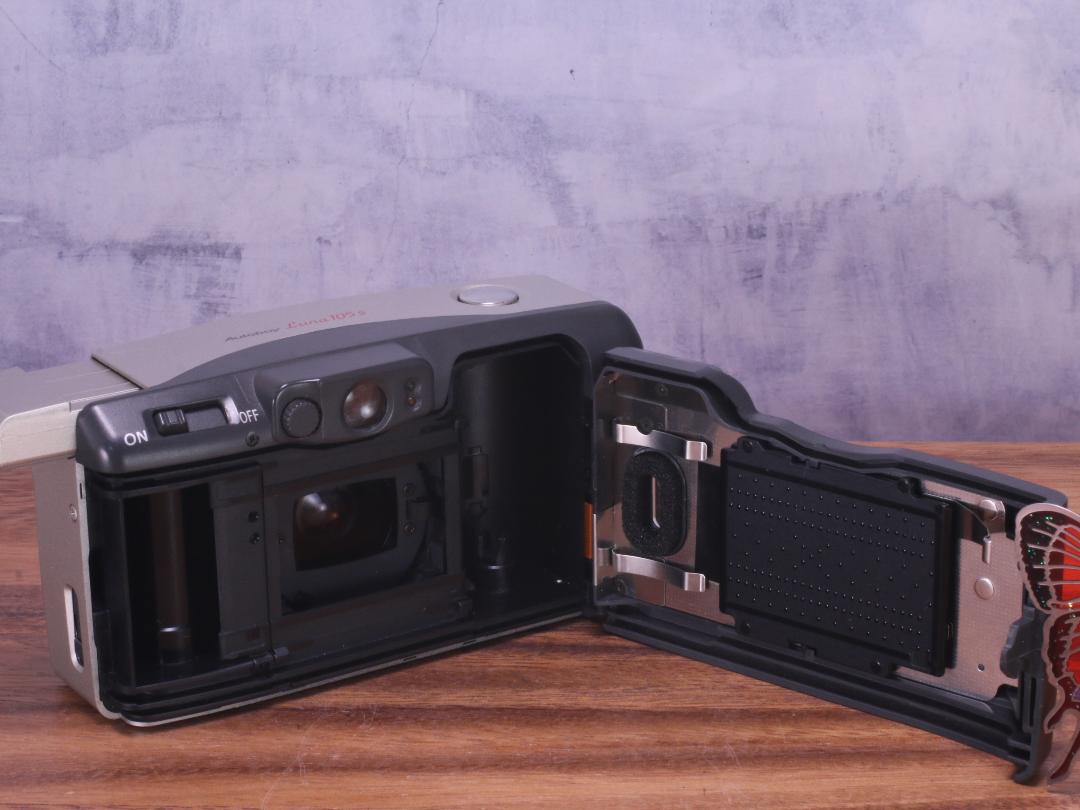 Canon Autoboy Luna 105 S | Totte Me Camera