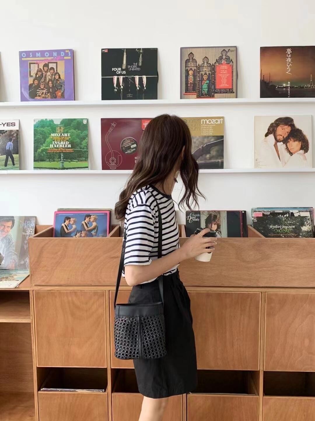 パンチングショルダーバッグ　AS105-201