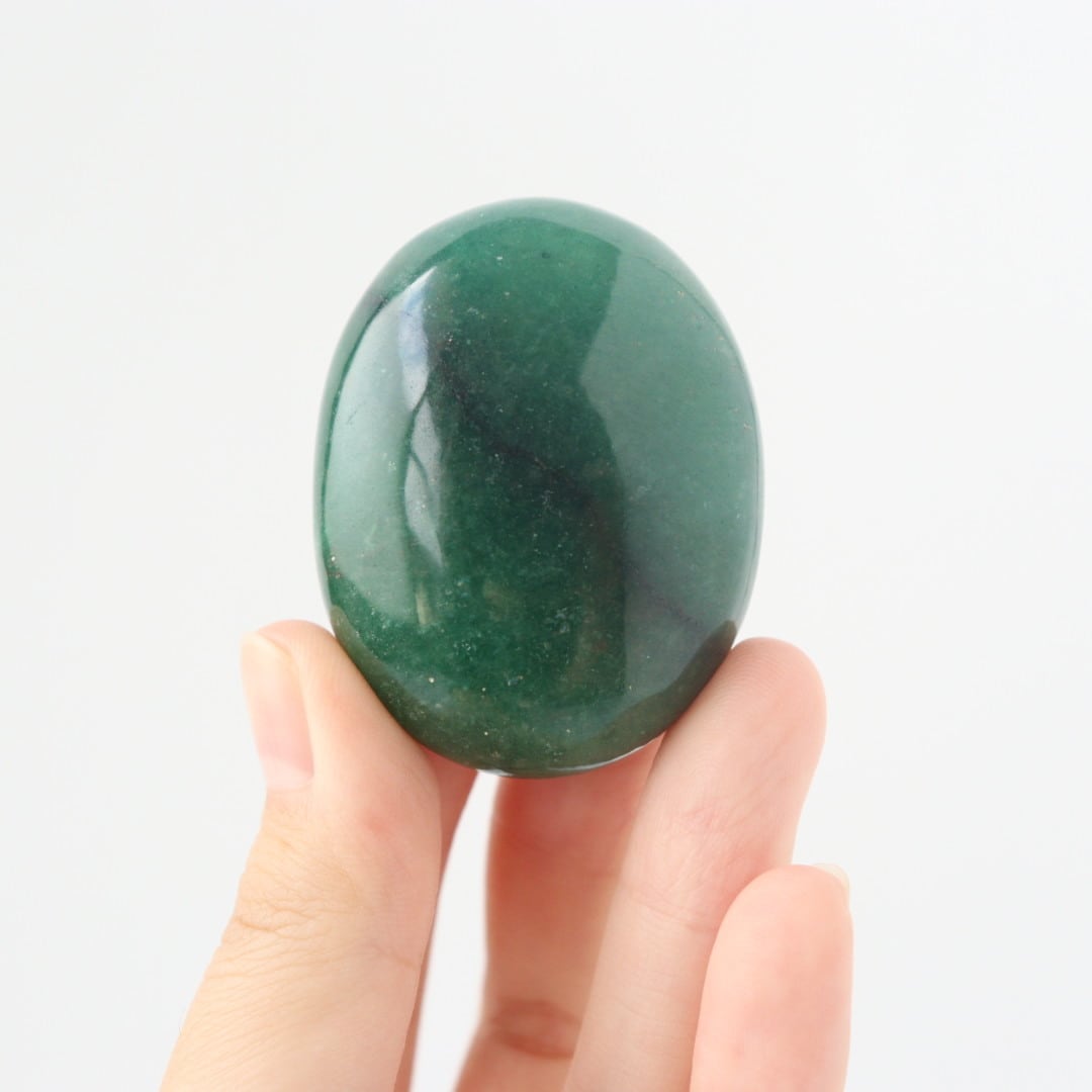 グリーンストロベリークォーツの握り石 | 木霊石 KODAMA-ishi