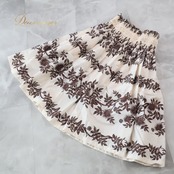 フラダンス 衣装 パウスカート ホワイト系 ハワイアンプリント 花柄 植物柄 アロハ フラ ダンス レッスン 練習 アイボリー シングル スカート 軽やか 華やか 上品 大人っぽい ふんわり フレアスカート かわいい おしゃれ ブラウン系 ベージュ系 白 茶 ハワイアン衣装 リゾートファッション ボトムス カジュアル クラシック オシャレ シンプル