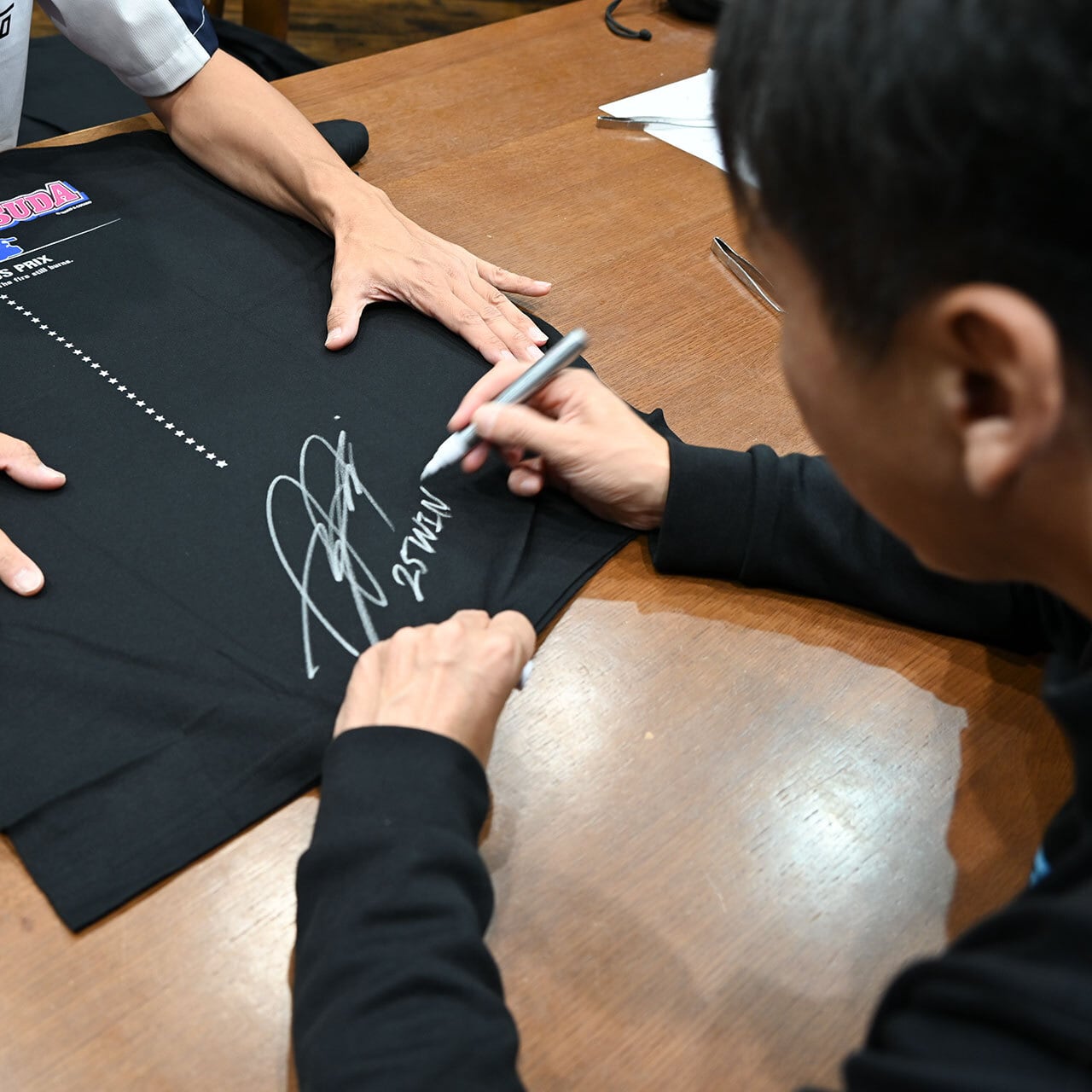 祝！ NEXTBIRTH 松田次生選手 数量限定 25勝 星&サイン入り 200戦記念T