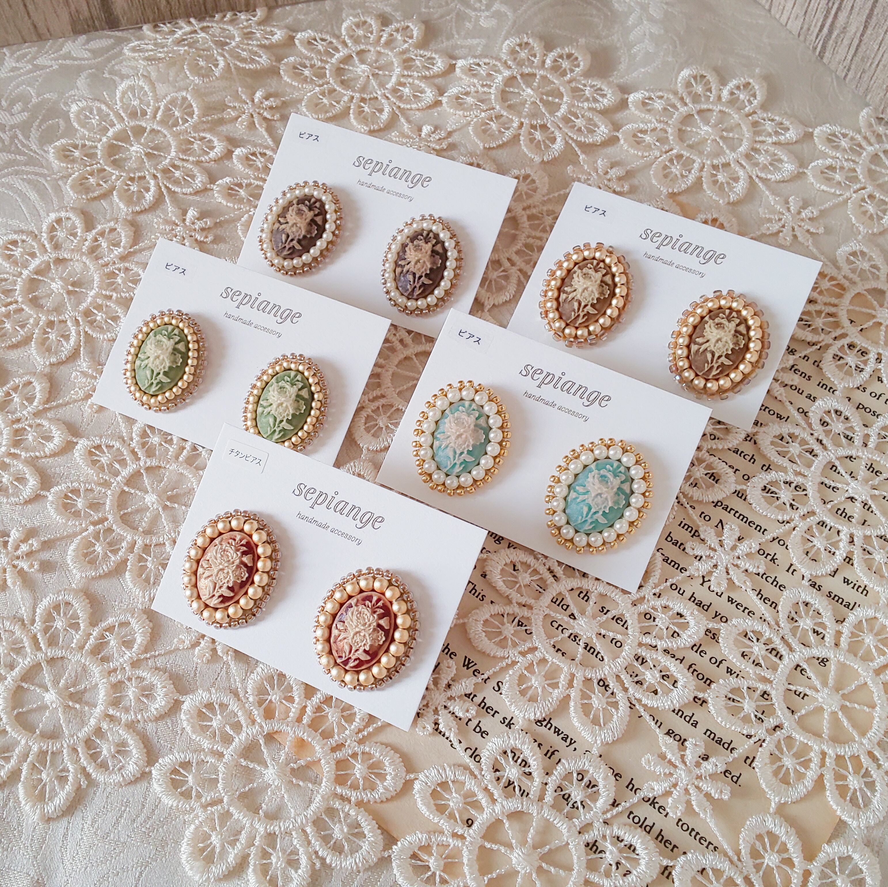 お花のカメオ《オリーブグリーン》イヤリング＆ピアス | sepiange