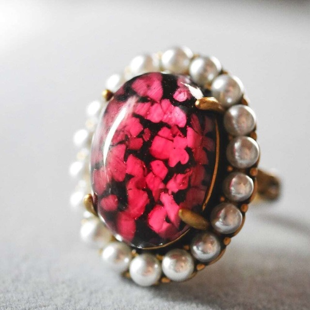 Vintage Japan Glass With Glass Pearl Ring/Rose