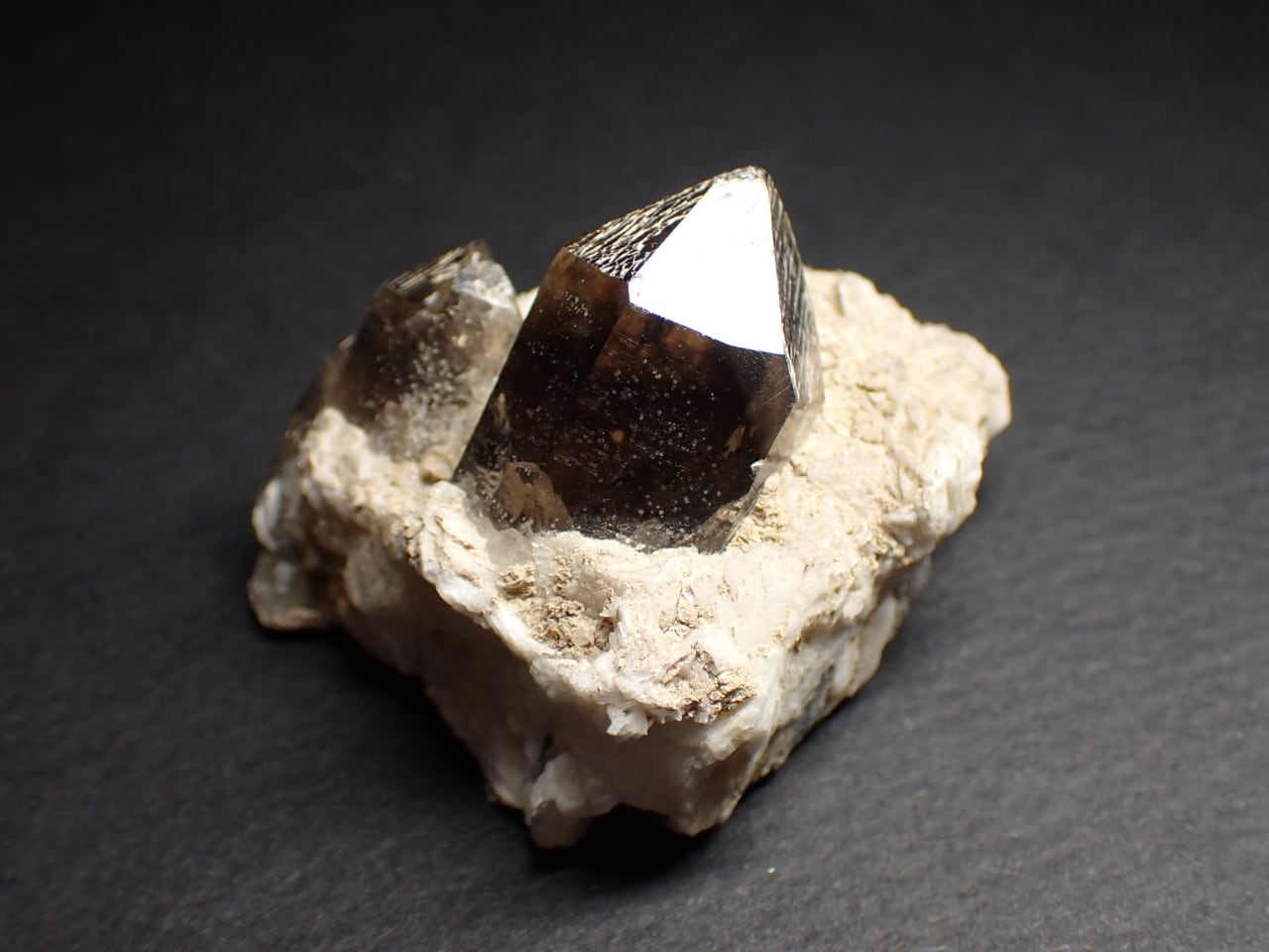 山梨県 黒平産 煙水晶/Smoky Quartz 原石 A-SMK181 | 鉱物・天然石のお