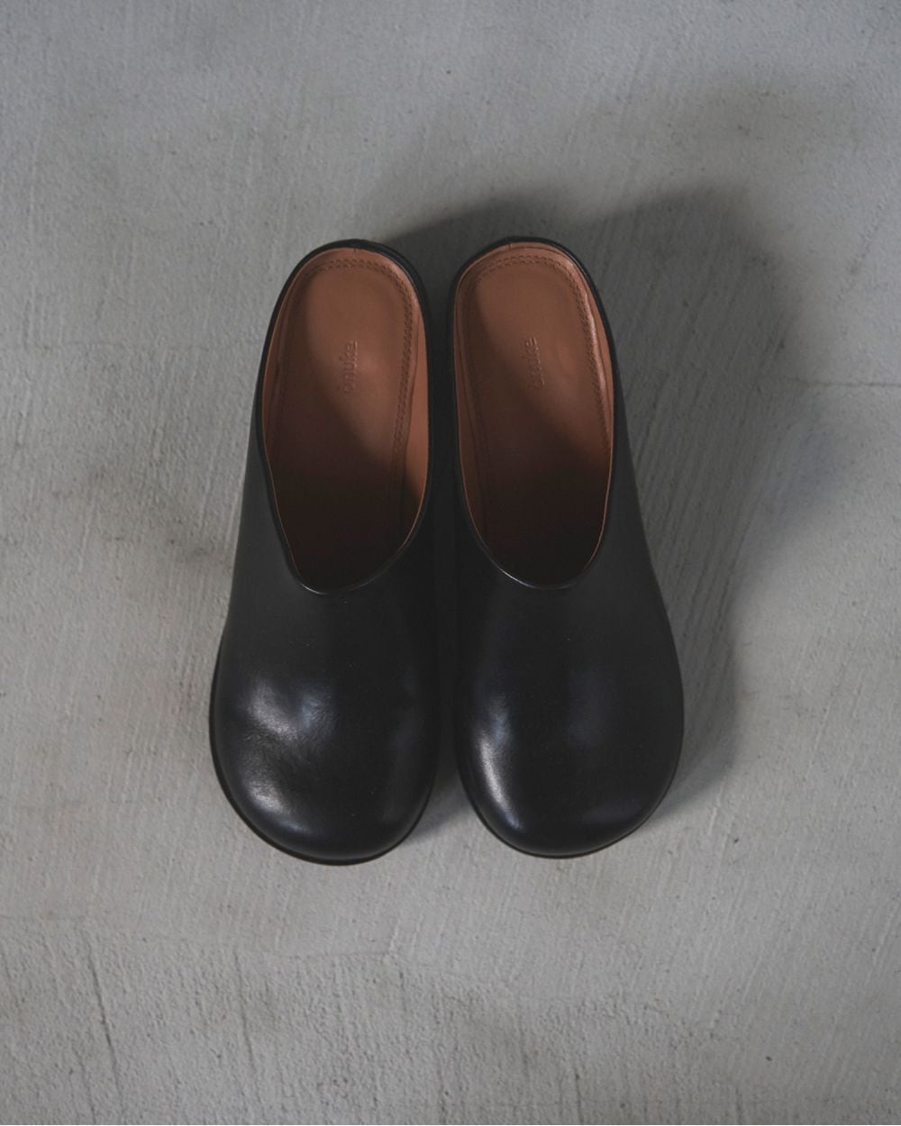 anuke(アンヌーク) Ecoleather Heel Slip-ons | サウスオレンジ