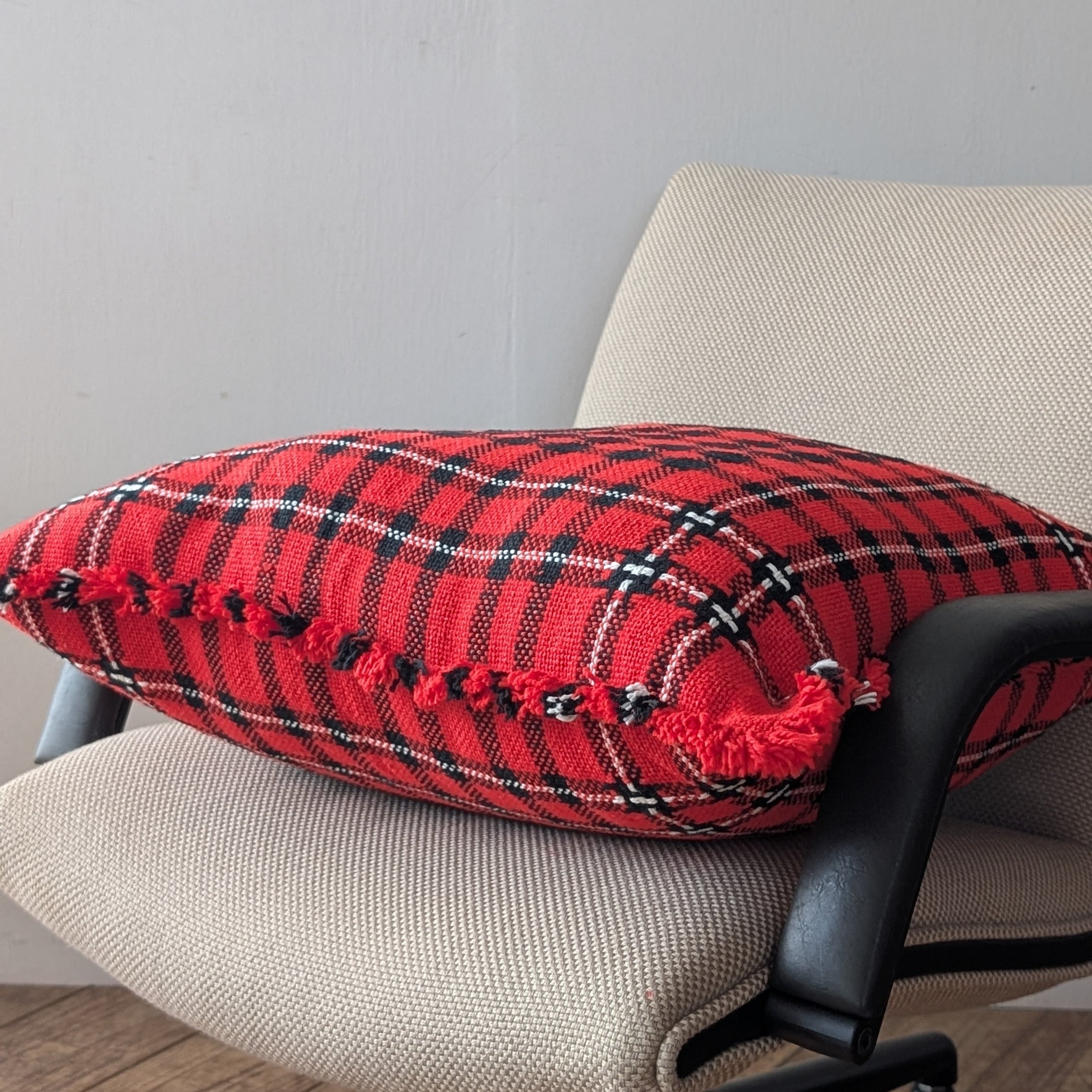 ヴィンテージ クッション チェック レッド×ブラック | sonota