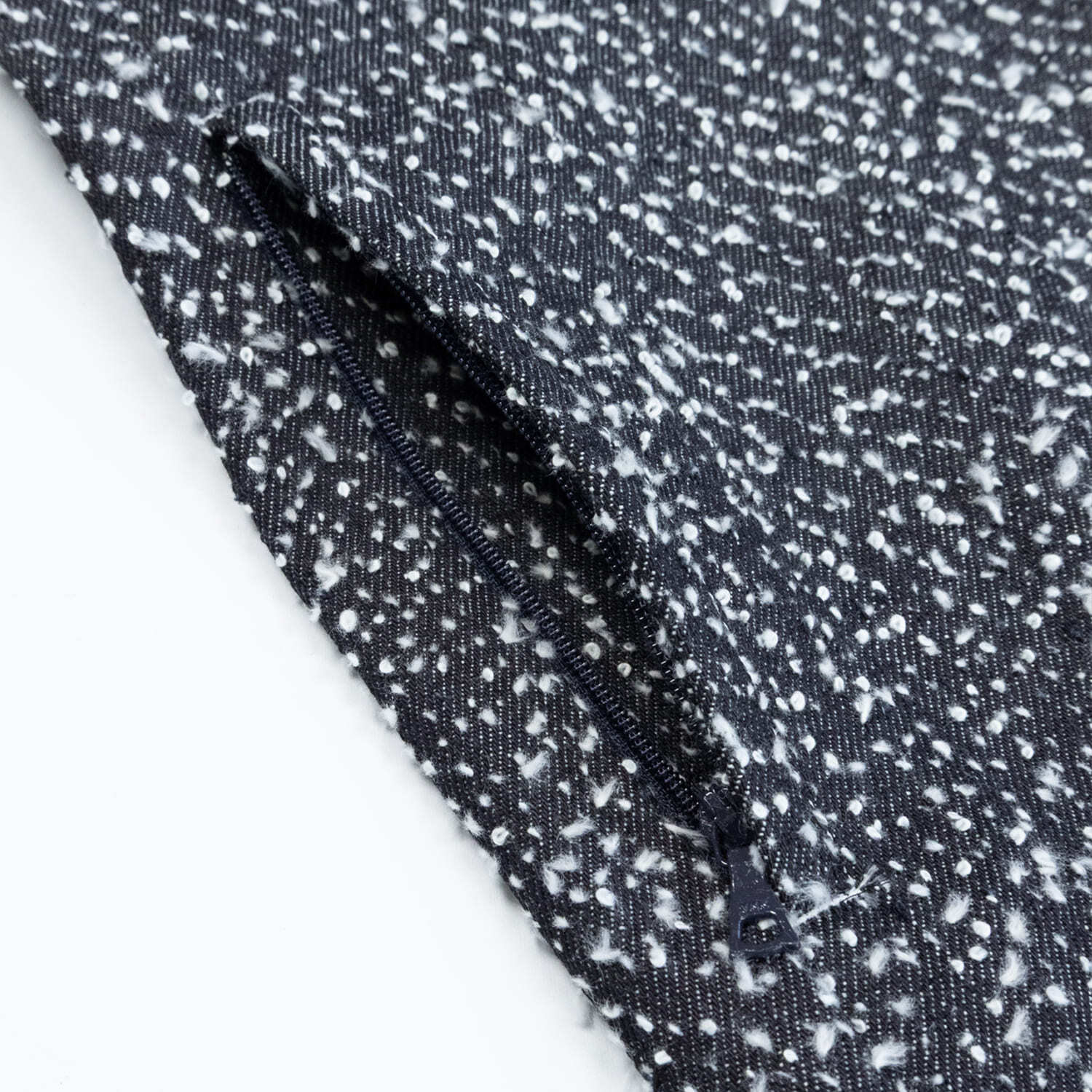 UNEEK BASEMNT - Discover independent style.
