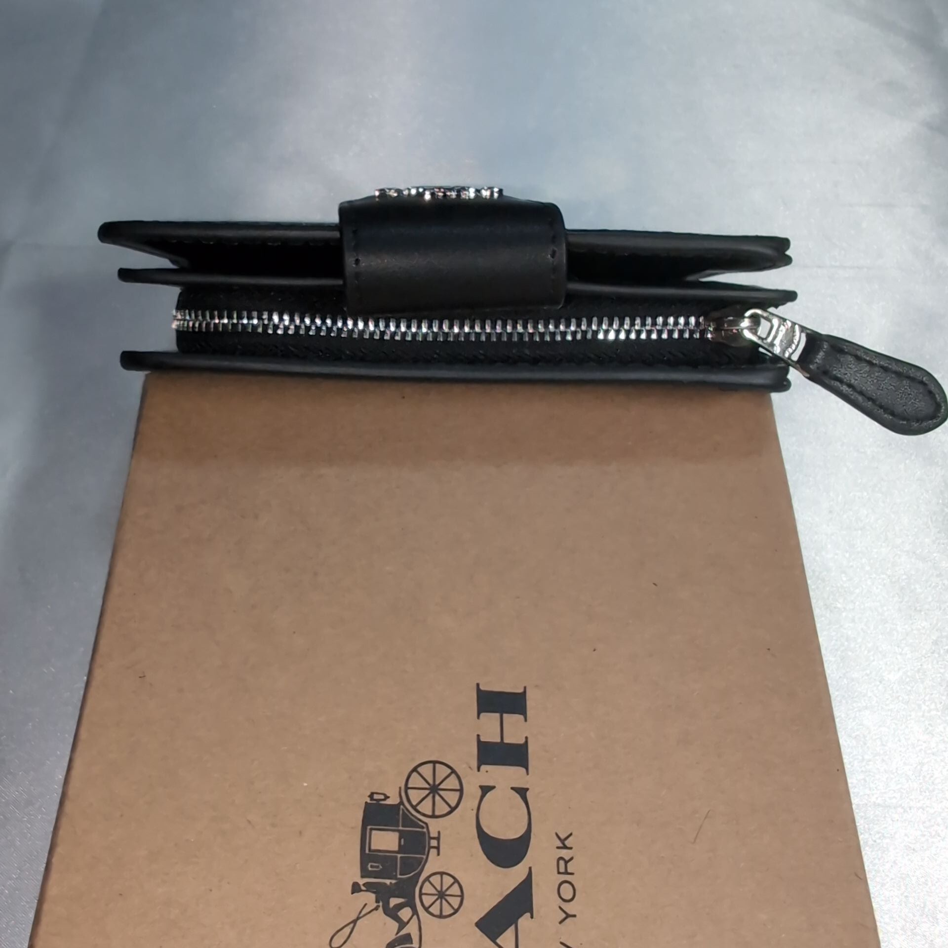 COACHコーチ 二つ折り財布 ミディアム コーナー ジップ ウォレット