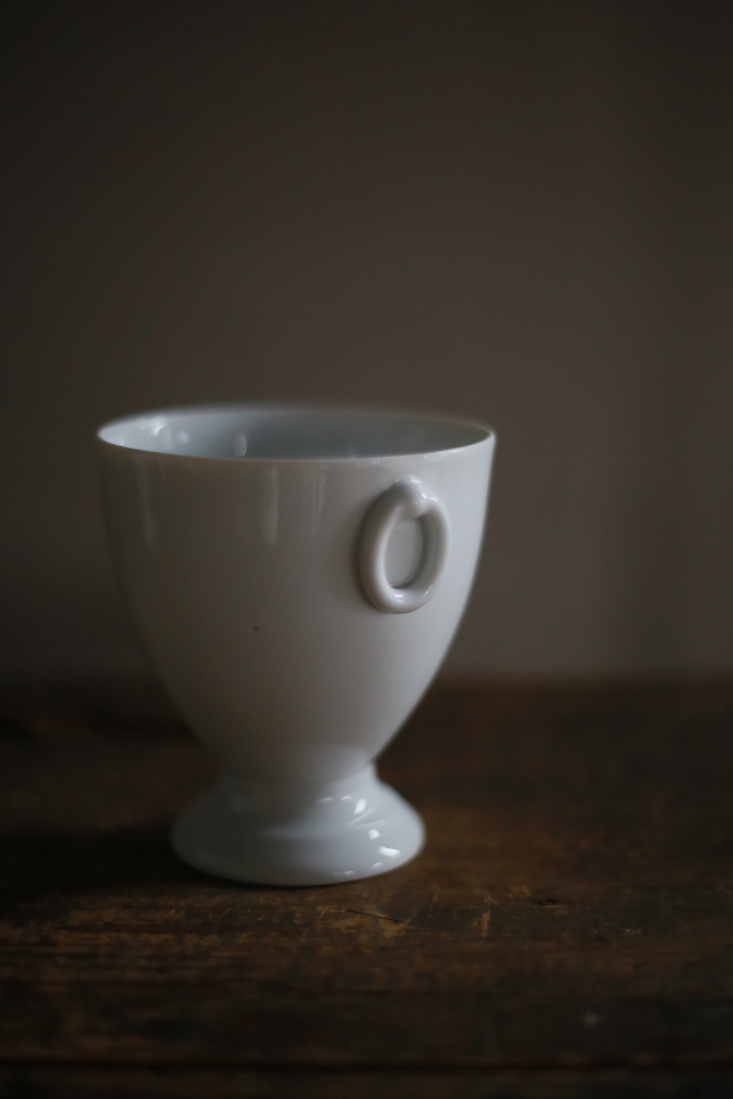 古い国産の白磁ゴブレット