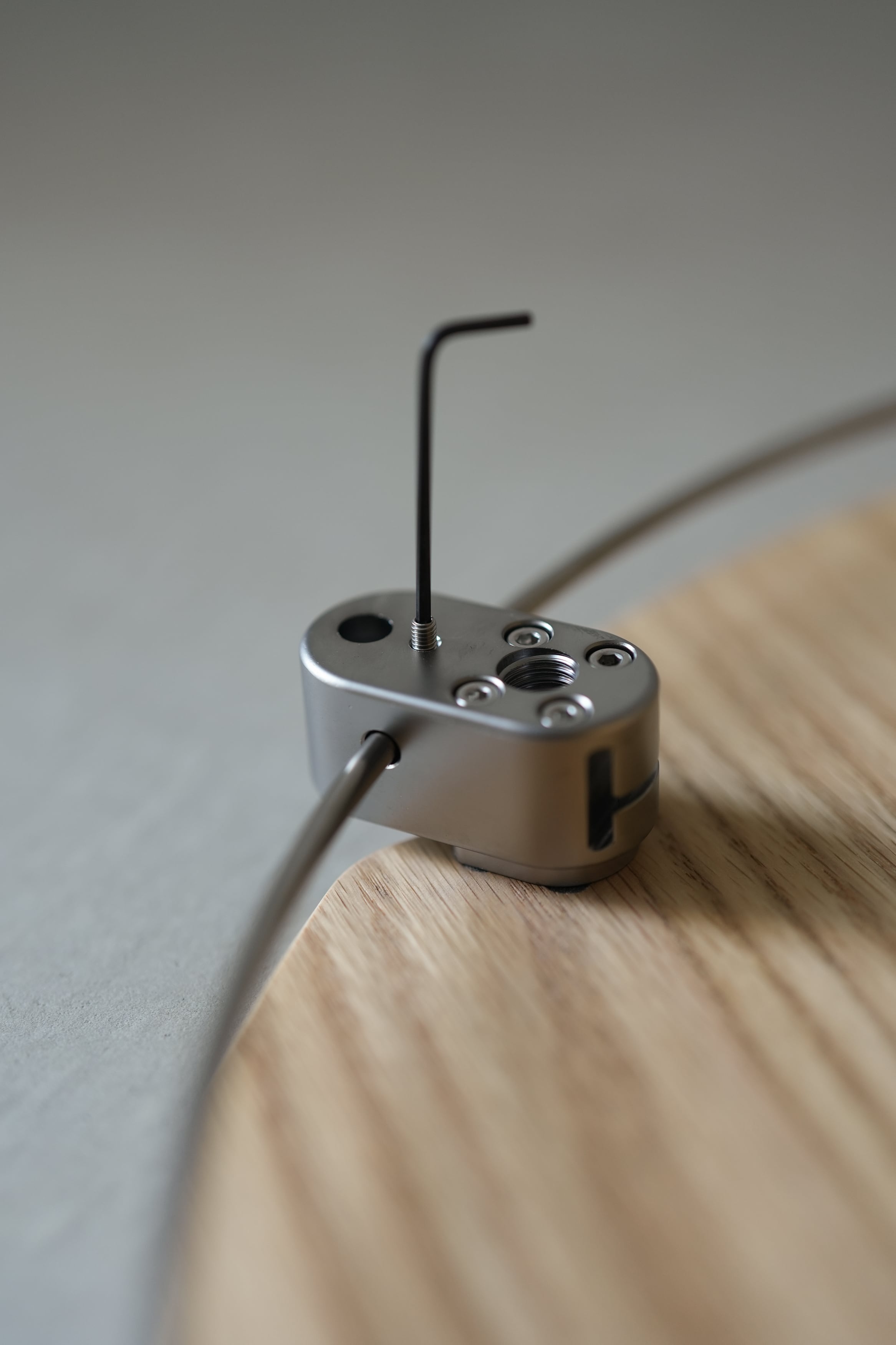 hxo Arc-Shaped Hanger for Round Table | hxo design jp