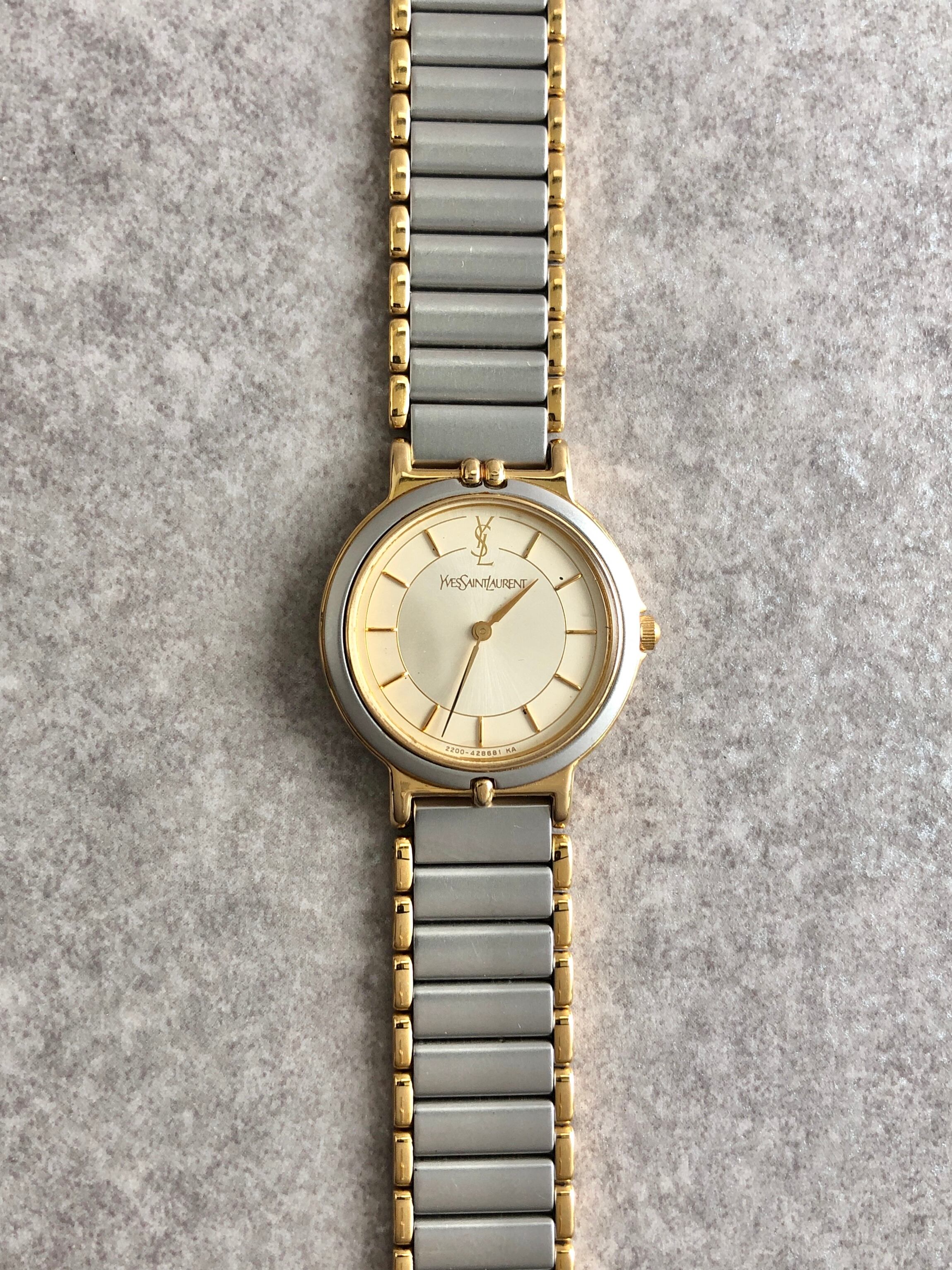 稼動品　YSL イヴサンローラン　オーバル　Yベルト　シルバー　腕時計 稼動品 YSL イヴサンローラン オーバル Yベルト コンビカラー