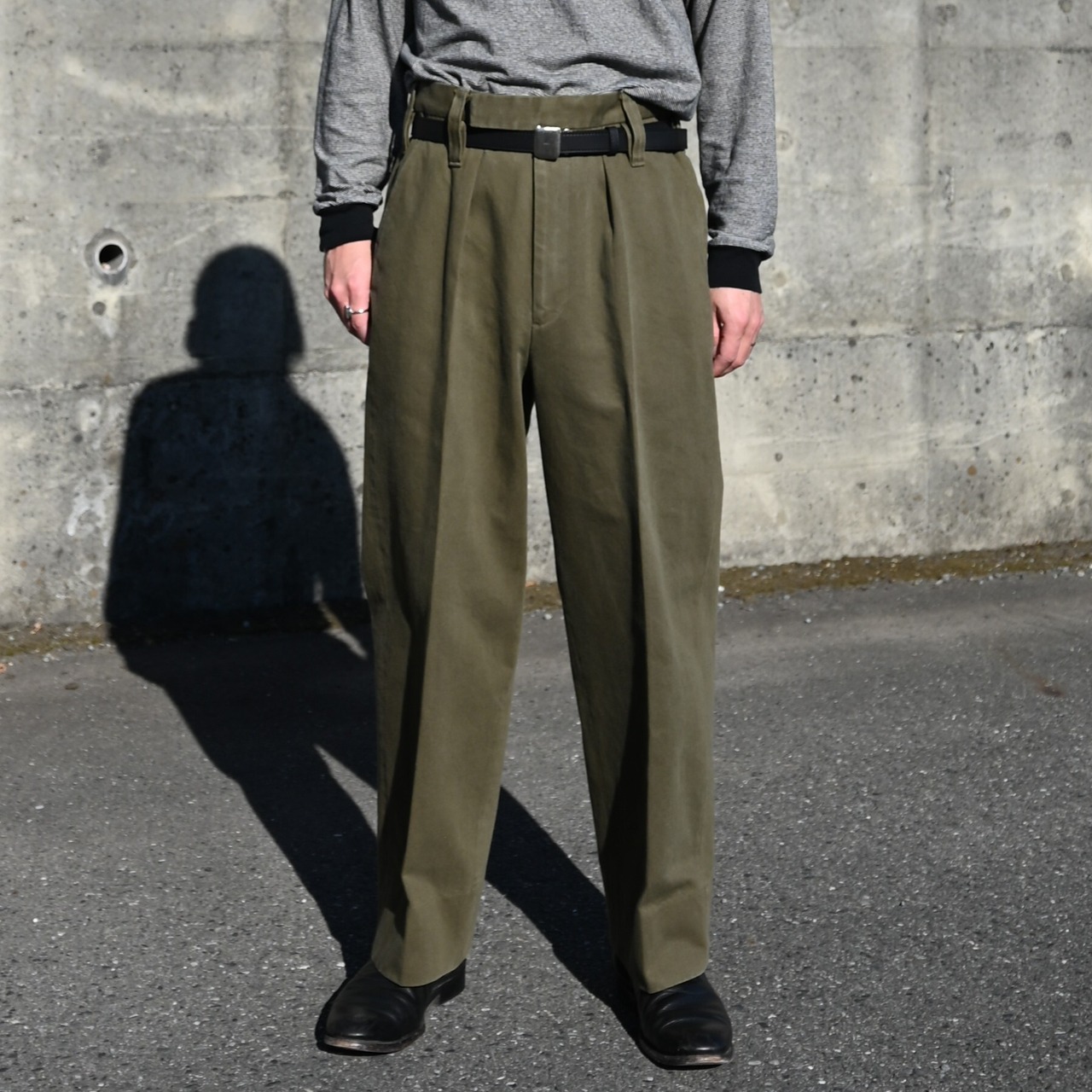 INTERIM / HEAVY PIMA TWILL  1-TUCK FRENCH ARMY WIDE TAPERED TROUSER