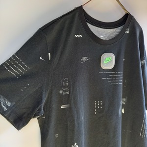 ナイキ　クルーネック　Tシャツ　総柄　オーバーサイズ　スウッシュ　黒　XL