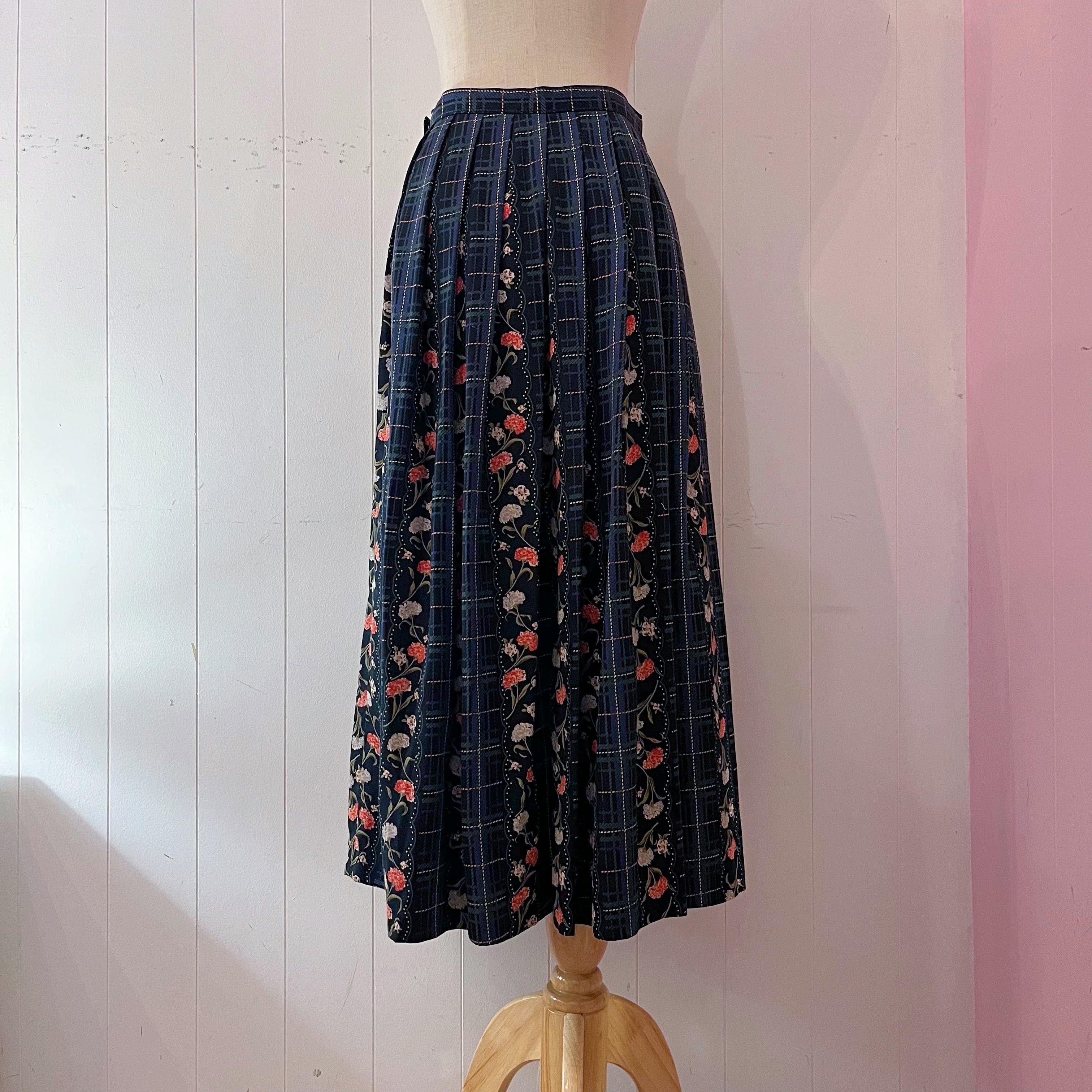blue check flower tuck skirt