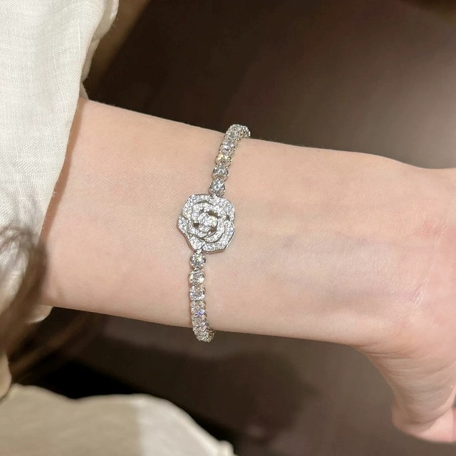 Flower Motif Rhinestone Bracelet V3655