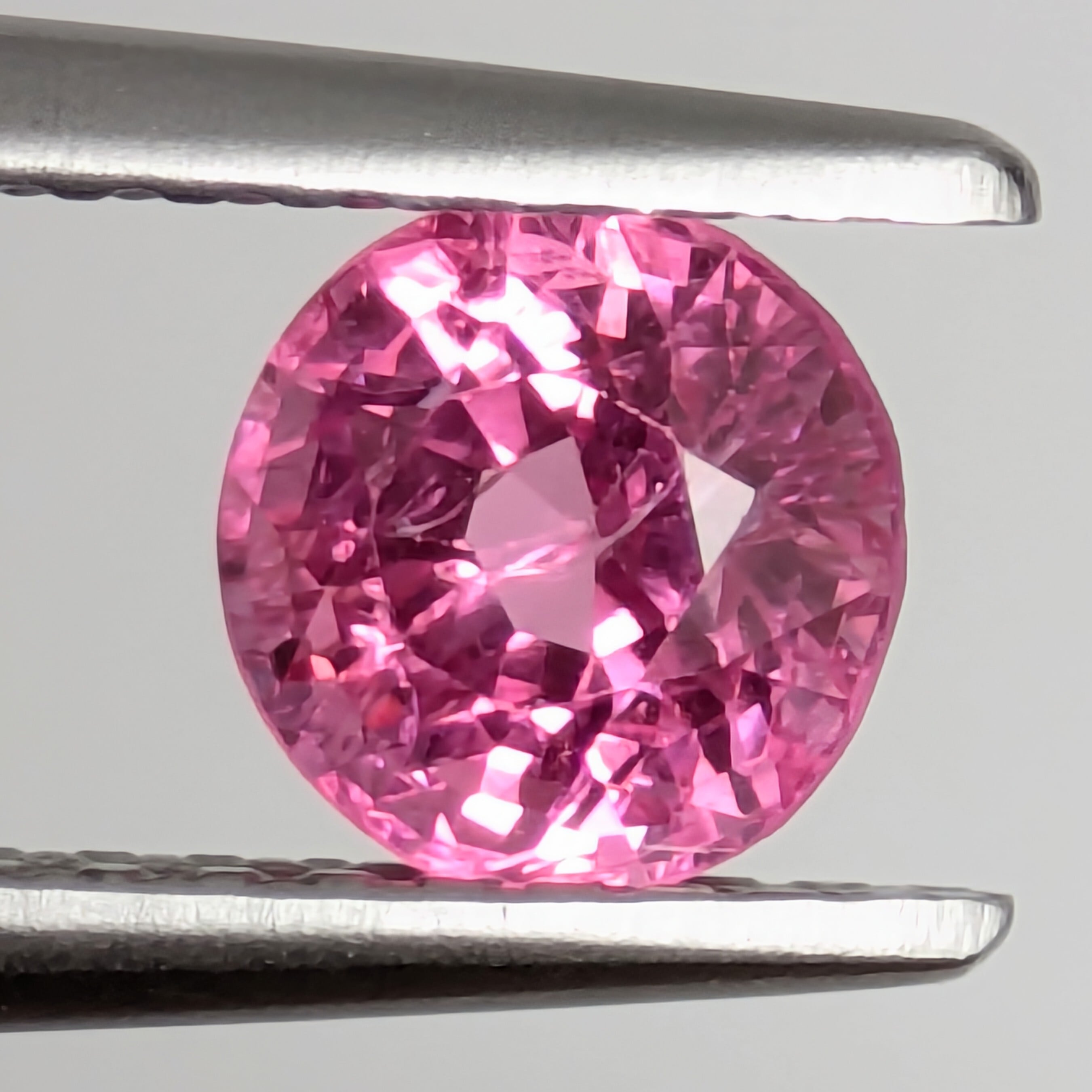 ホットピンクスピネル ルース ミャンマー・モゴック産【0.813ct