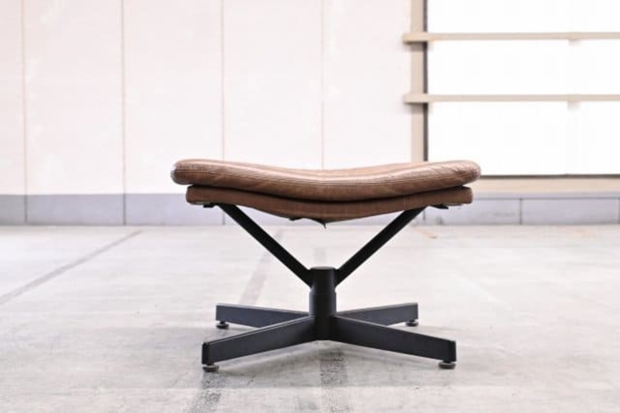 ビンテージ家具 オットマン 本革 茶 スツール 北欧デザイン リビング 子供部屋 椅子 玄関 アンティーク 腰掛け【中古家具/中古インテリア/USED家具ユーズド家具/リサイクル】