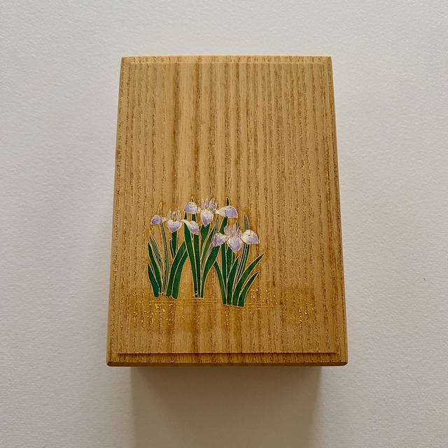 桐の箱　燕子花（截金）