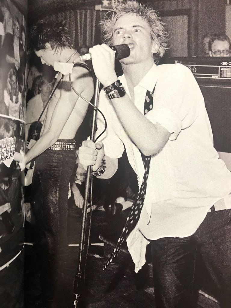 Dennis Morris : The Bollocks -A Photo Essay of Sex Pistols- | 古書