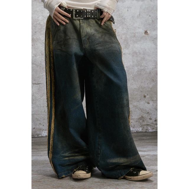 【REQUEST】Old Jeans & Long Cardigan