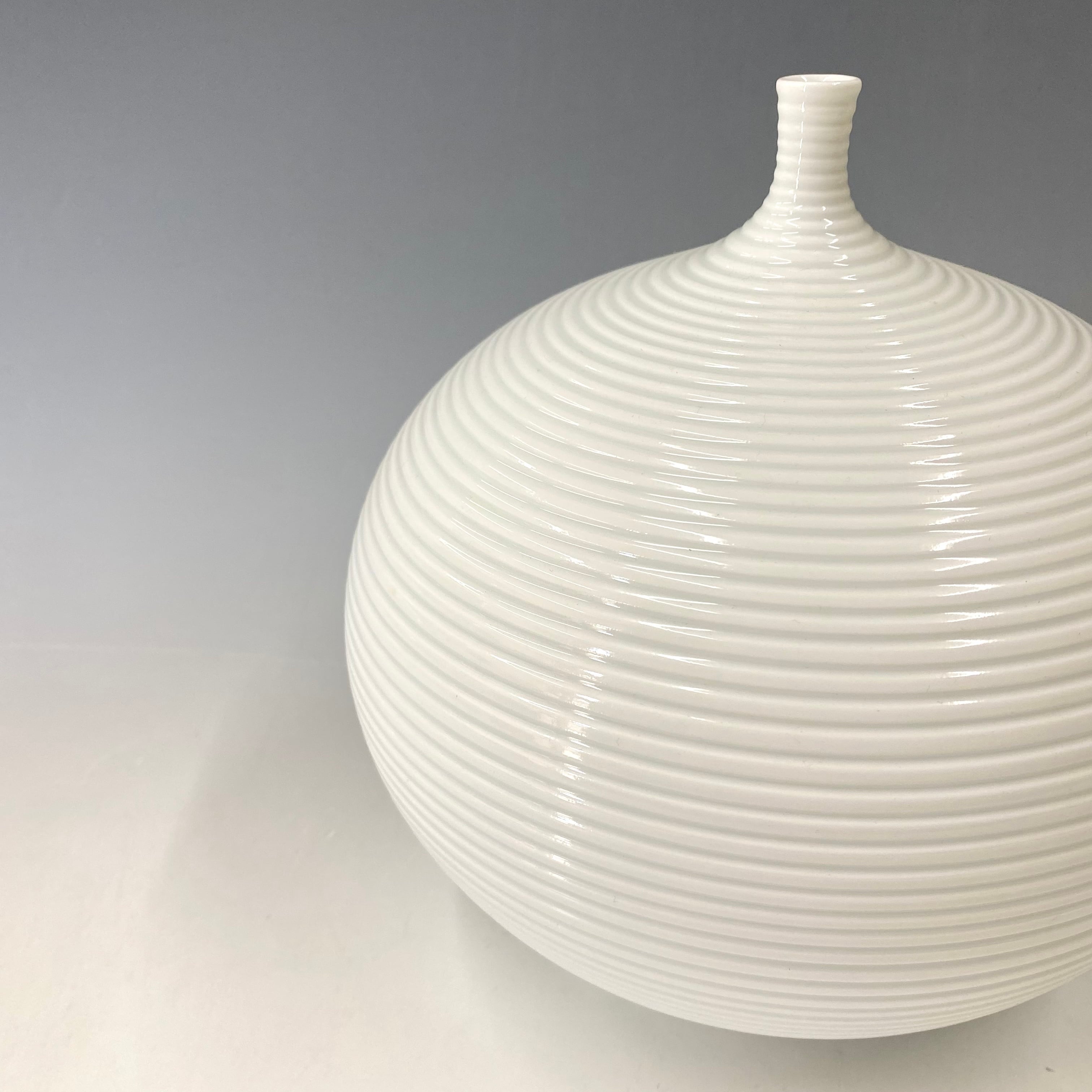 中尾恭純】白磁線段壺(大) | 中仙窯