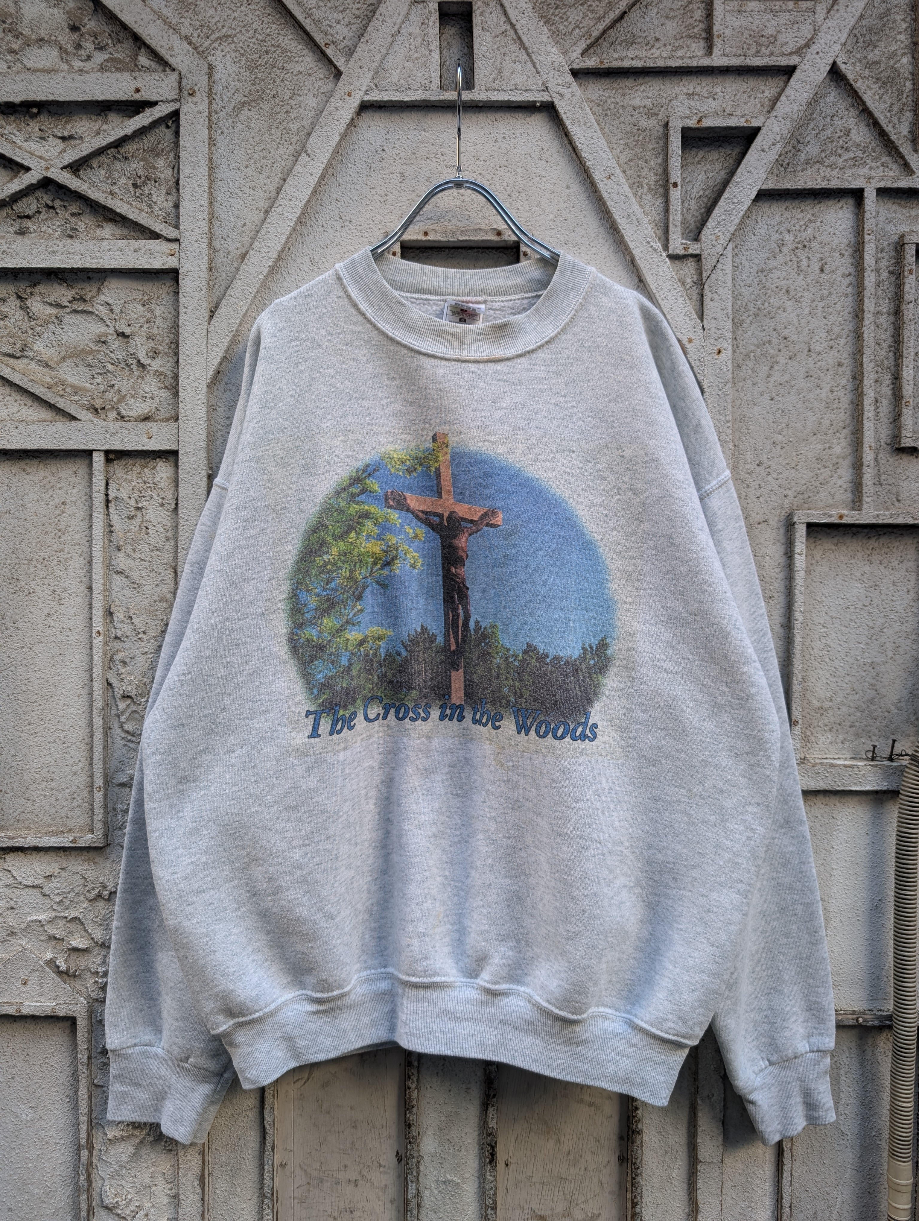 "THE CROSS IN THE WOOD" print sweat