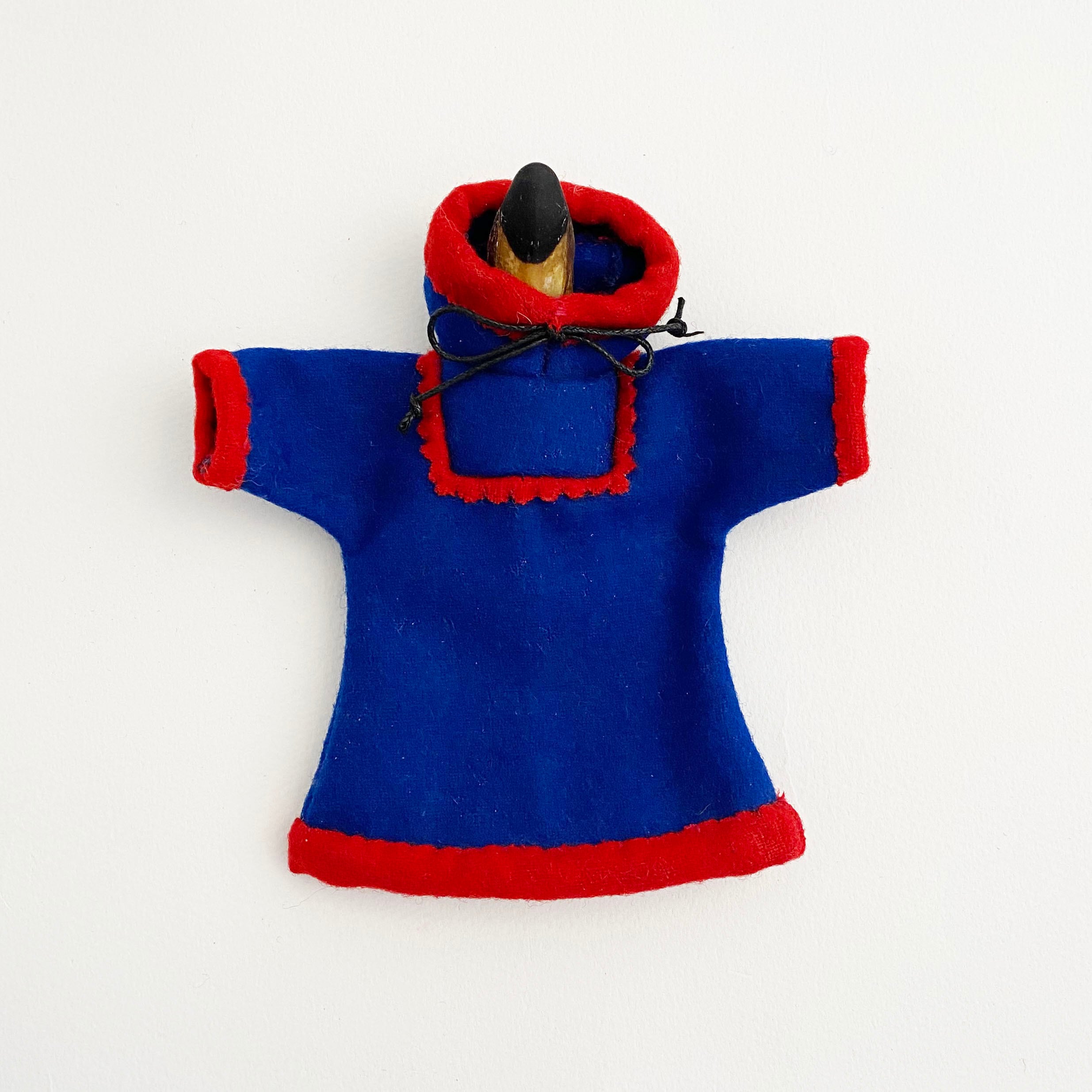 ロシア北方民族・ネネツの布人形（青と赤）