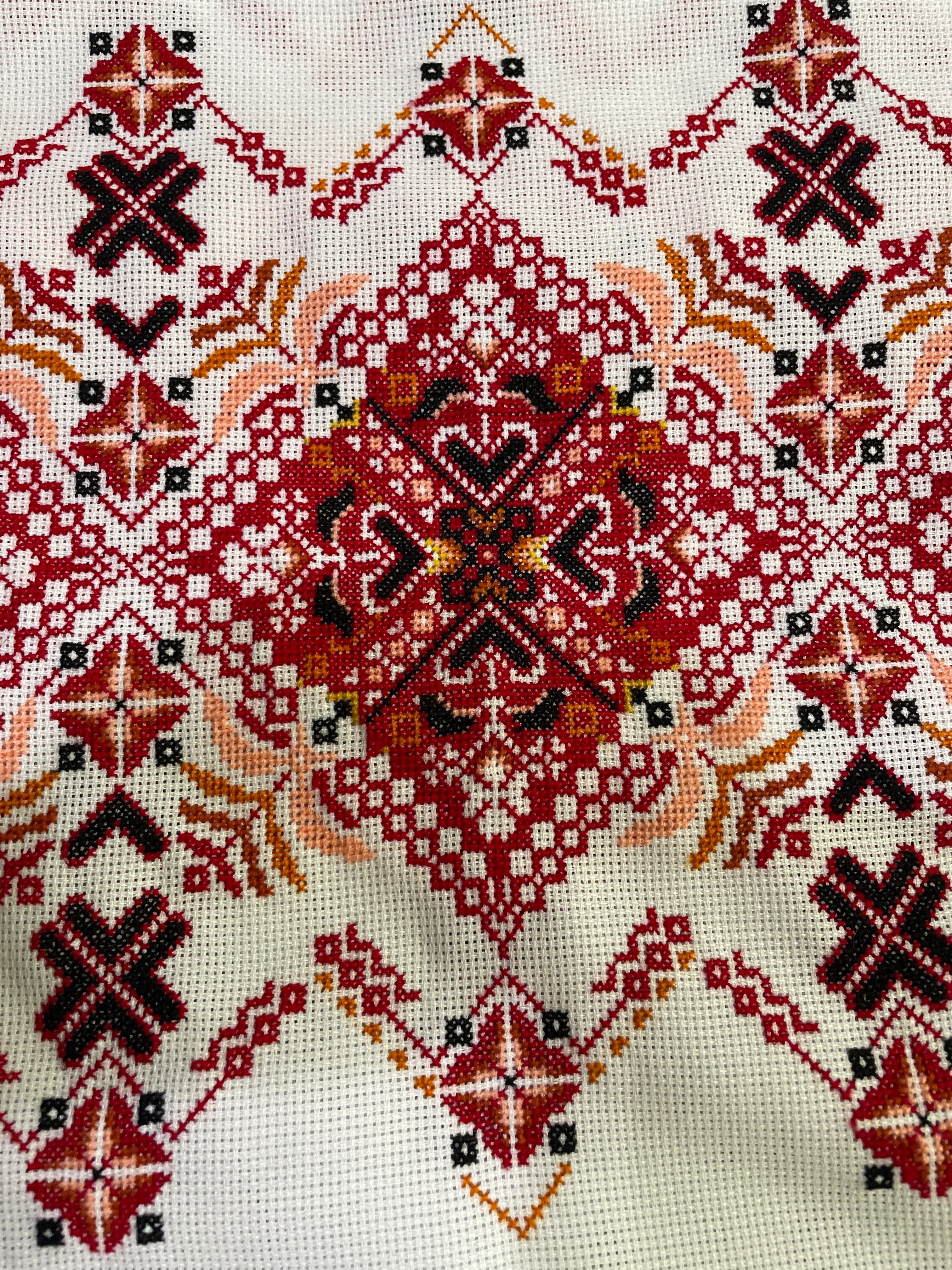 ウクライナ伝統手刺繍祭具タオル「ルシニク」 | ウクライナ刺繍と伝統